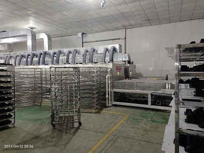 Устройство для вакуумного сушки микроволновой водой с мощностью 1-10 т/ч с скоростью уменьшения воды 95%