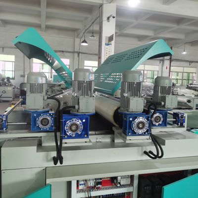 Универсальное решение для двухвалкового нанесения покрытий на ПВХ и АКП: Достигните экономичных, безупречных лакокрасочных покрытий с настраиваемыми параметрами