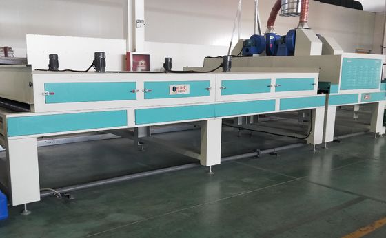 Линия травы пятна зеленая УЛЬТРАФИОЛЕТОВАЯ покрывая/машина ISO9001 1320mm автоматической печати ультрафиолетовая